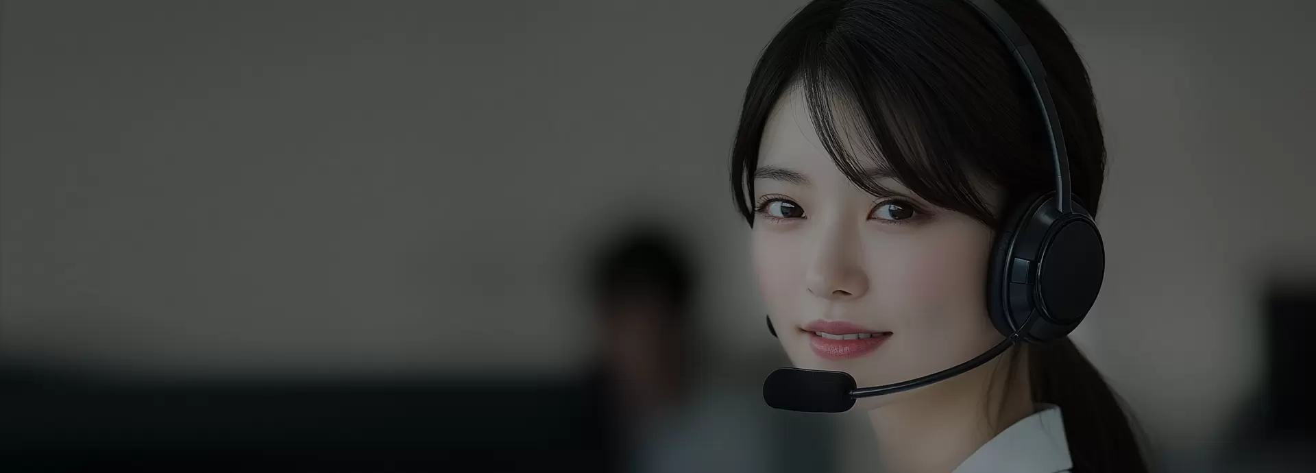 LI&Ecirc;N HỆ VỚI CH&Uacute;NG T&Ocirc;I