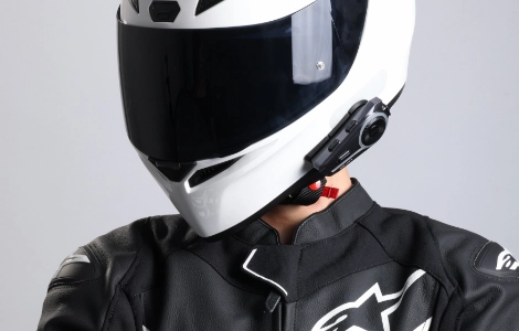 OHMIEX D9: Định nghĩa lại sự giao tiếp liền mạch cho trải nghiệm l&aacute;i xe hiện đại